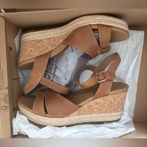 Ugg “Cloverdale” Women’s Wedge Sandals